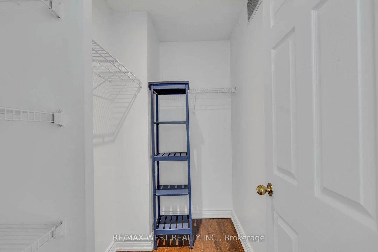 285, Enfield, City Centre, Mississauga