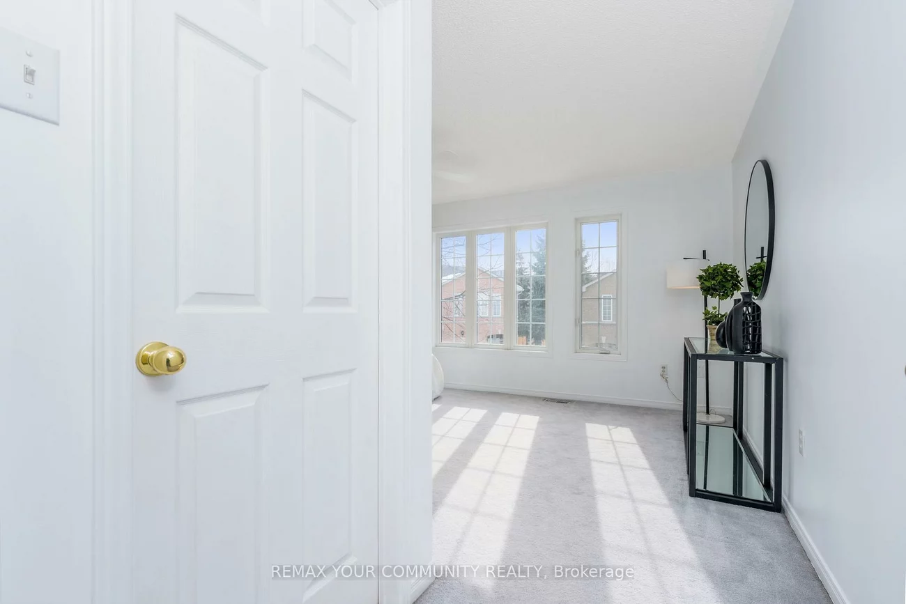 7115, Rexwood, Malton, Mississauga