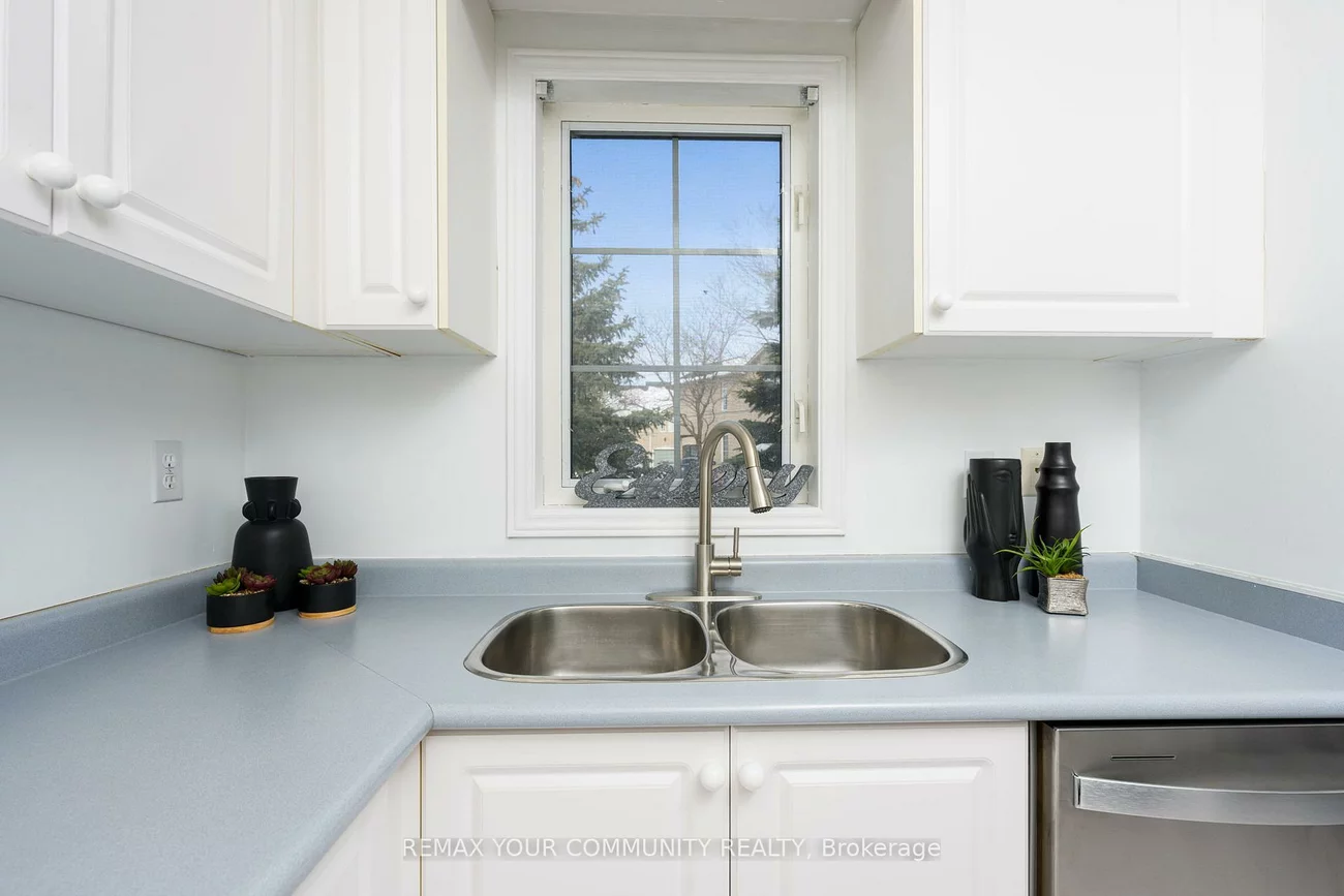 7115, Rexwood, Malton, Mississauga