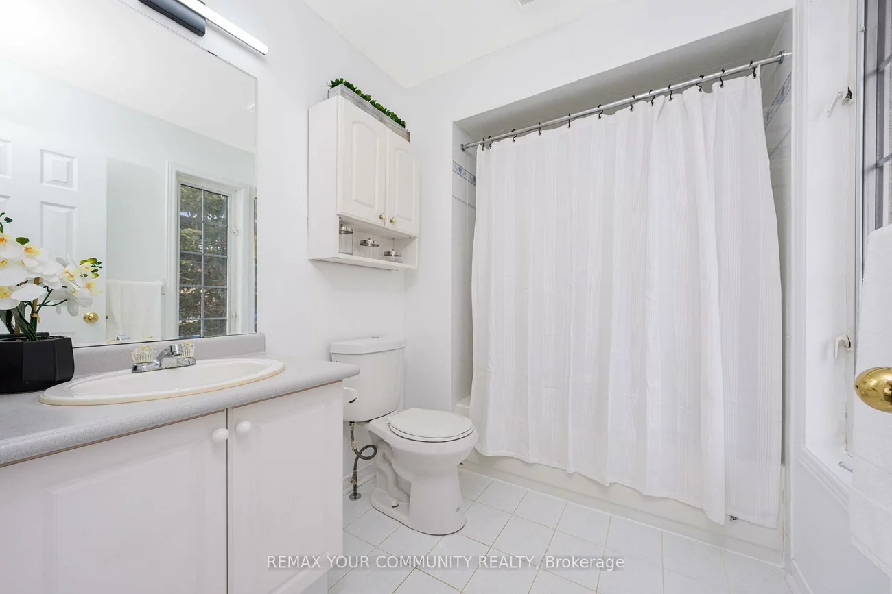 7115, Rexwood, Malton, Mississauga