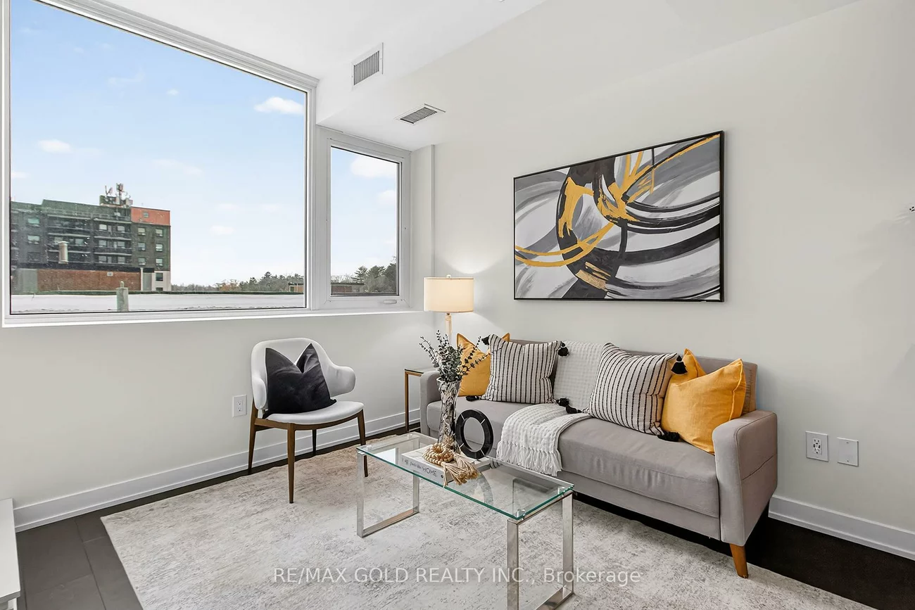 28, Ann, Port Credit, Mississauga