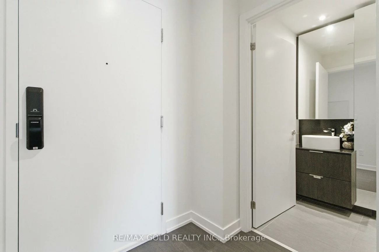 28, Ann, Port Credit, Mississauga