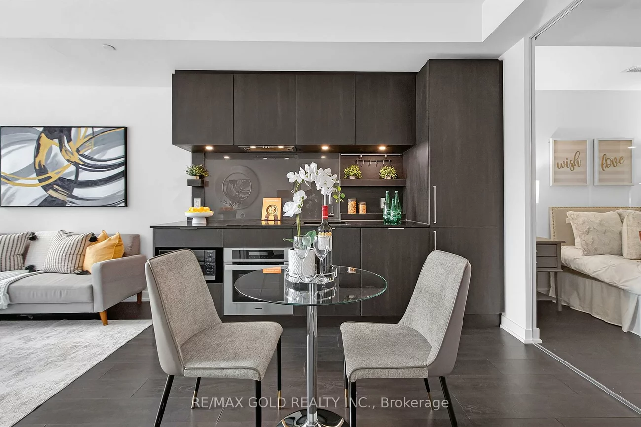 28, Ann, Port Credit, Mississauga