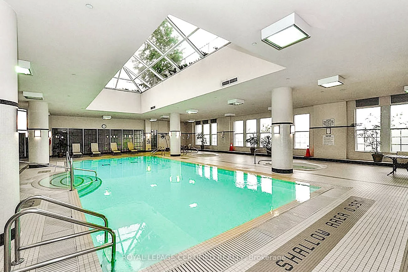 25, Kingsbridge Garden, Hurontario, Mississauga