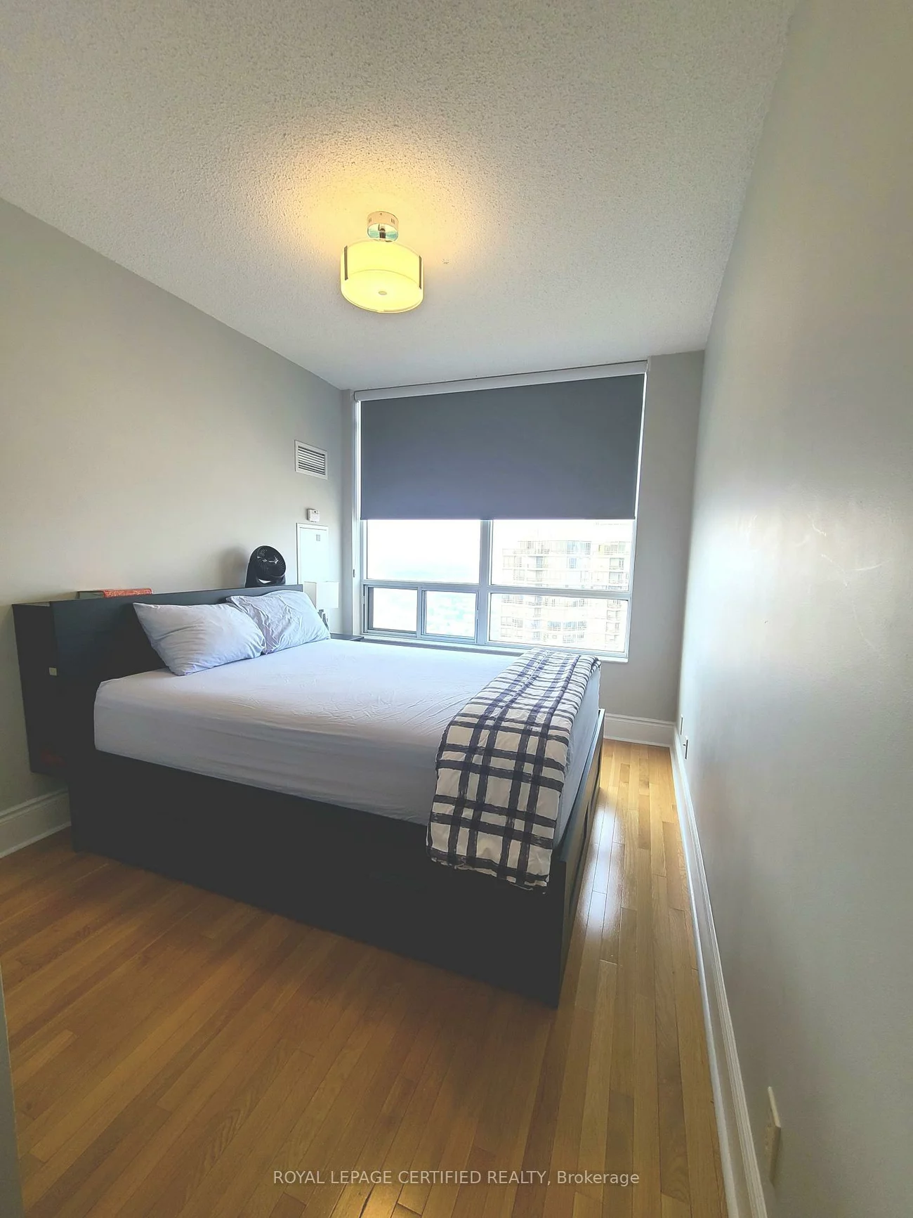 25, Kingsbridge Garden, Hurontario, Mississauga