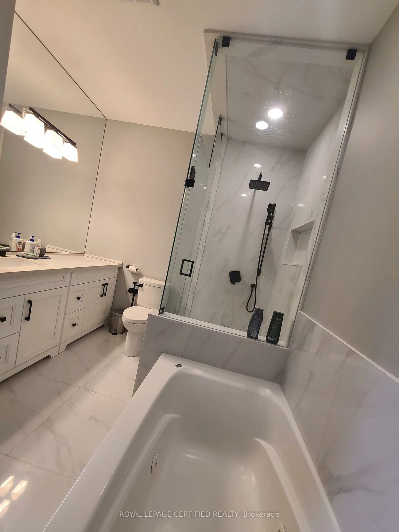 25, Kingsbridge Garden, Hurontario, Mississauga