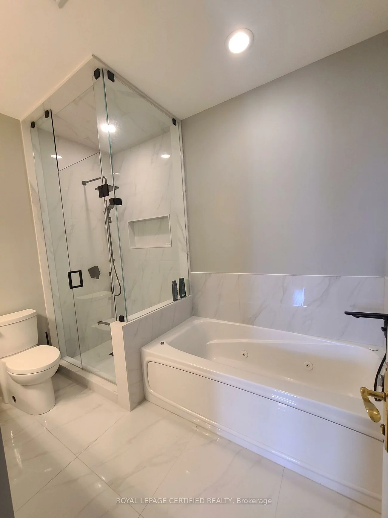 25, Kingsbridge Garden, Hurontario, Mississauga