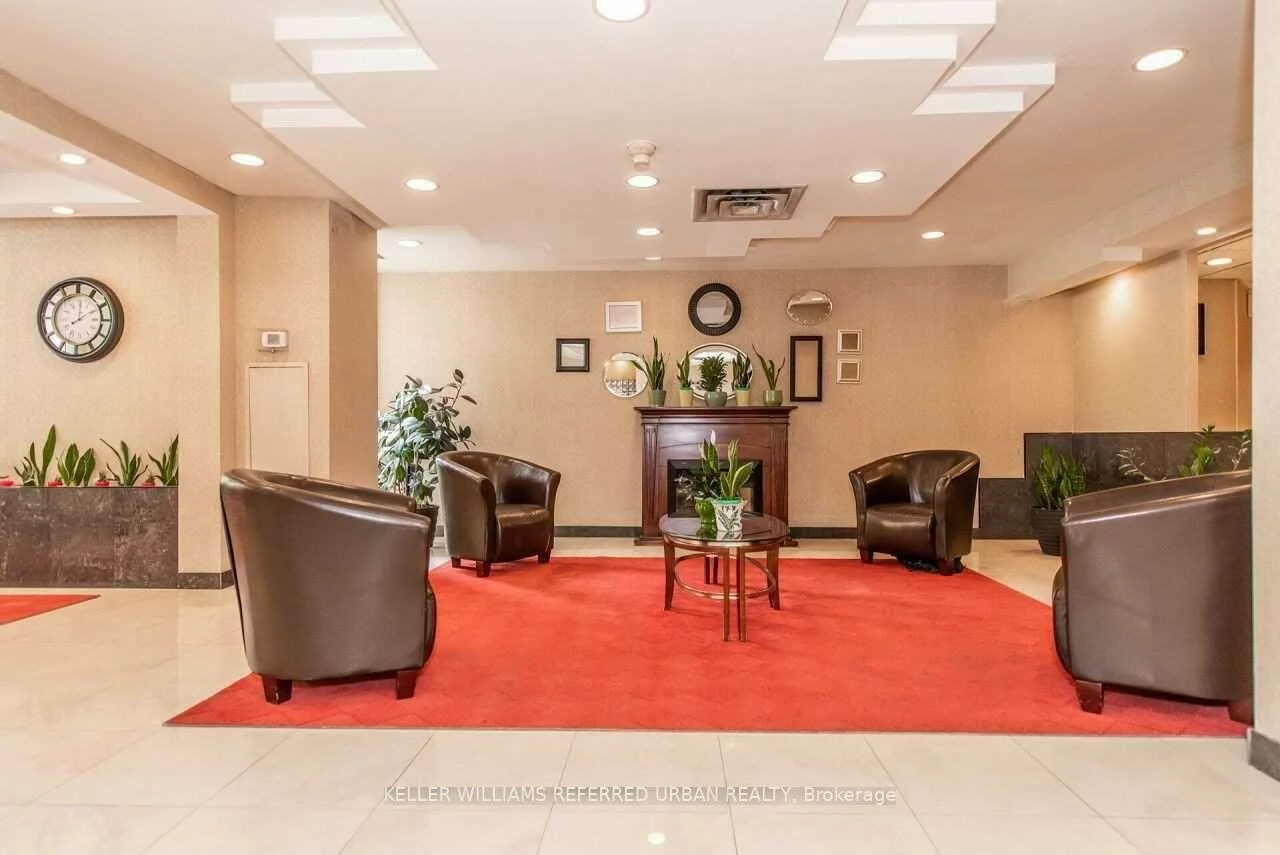 300, Webb, City Centre, Mississauga