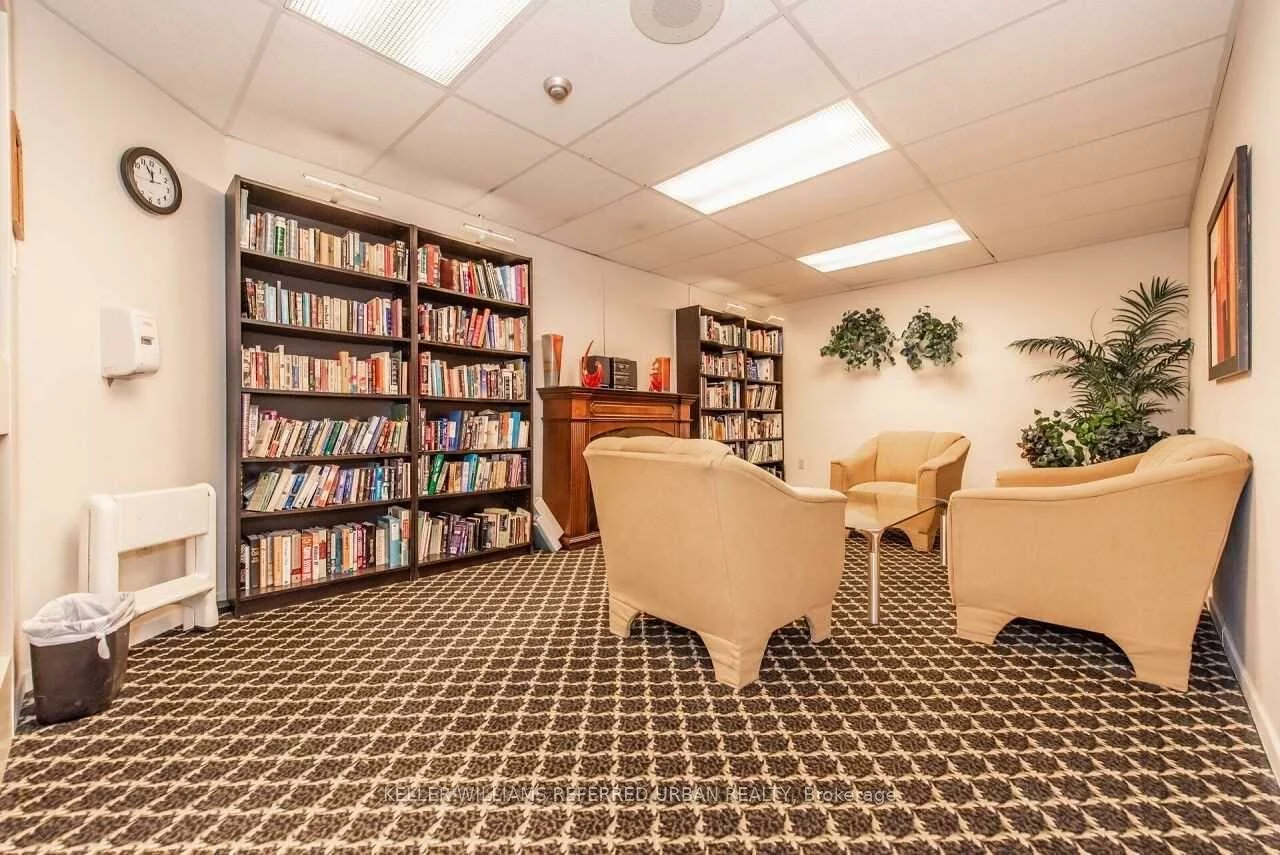 300, Webb, City Centre, Mississauga