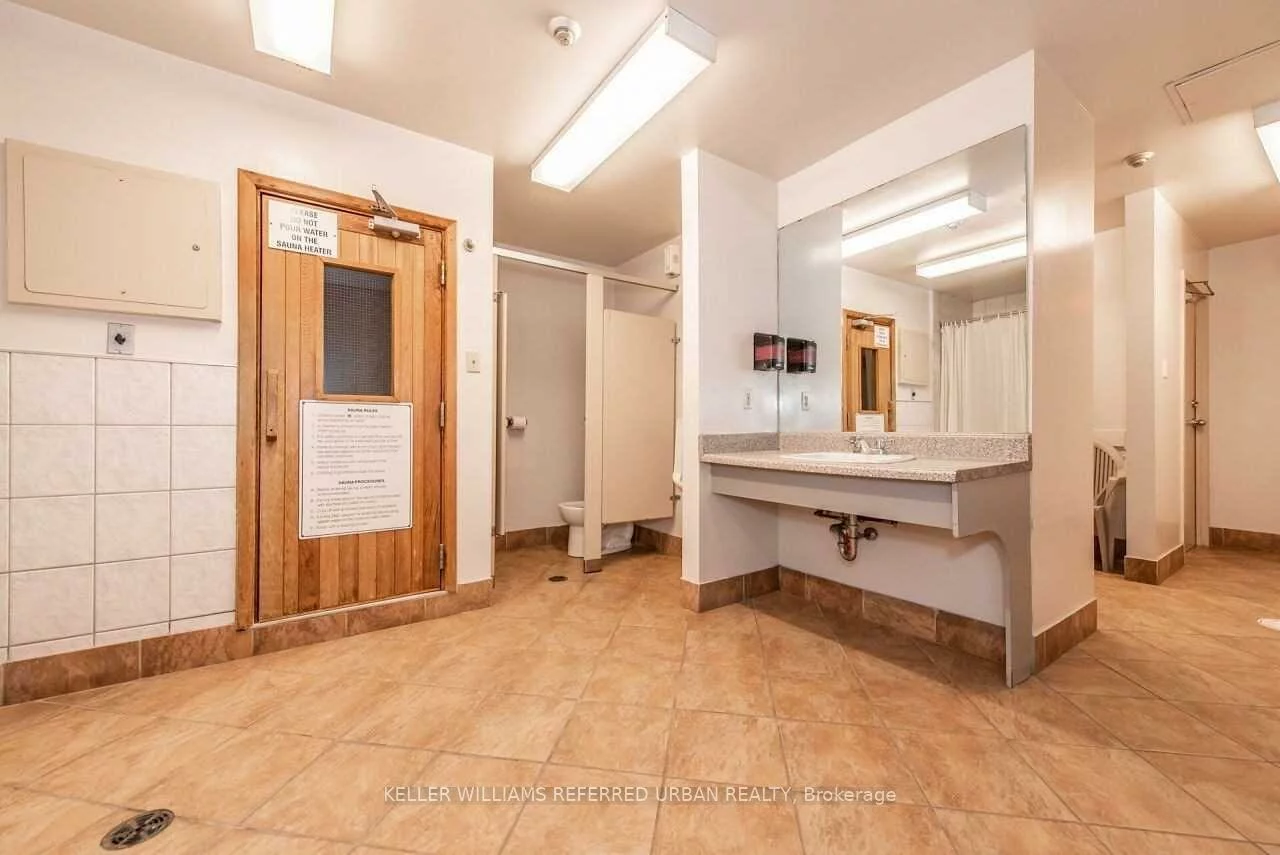 300, Webb, City Centre, Mississauga