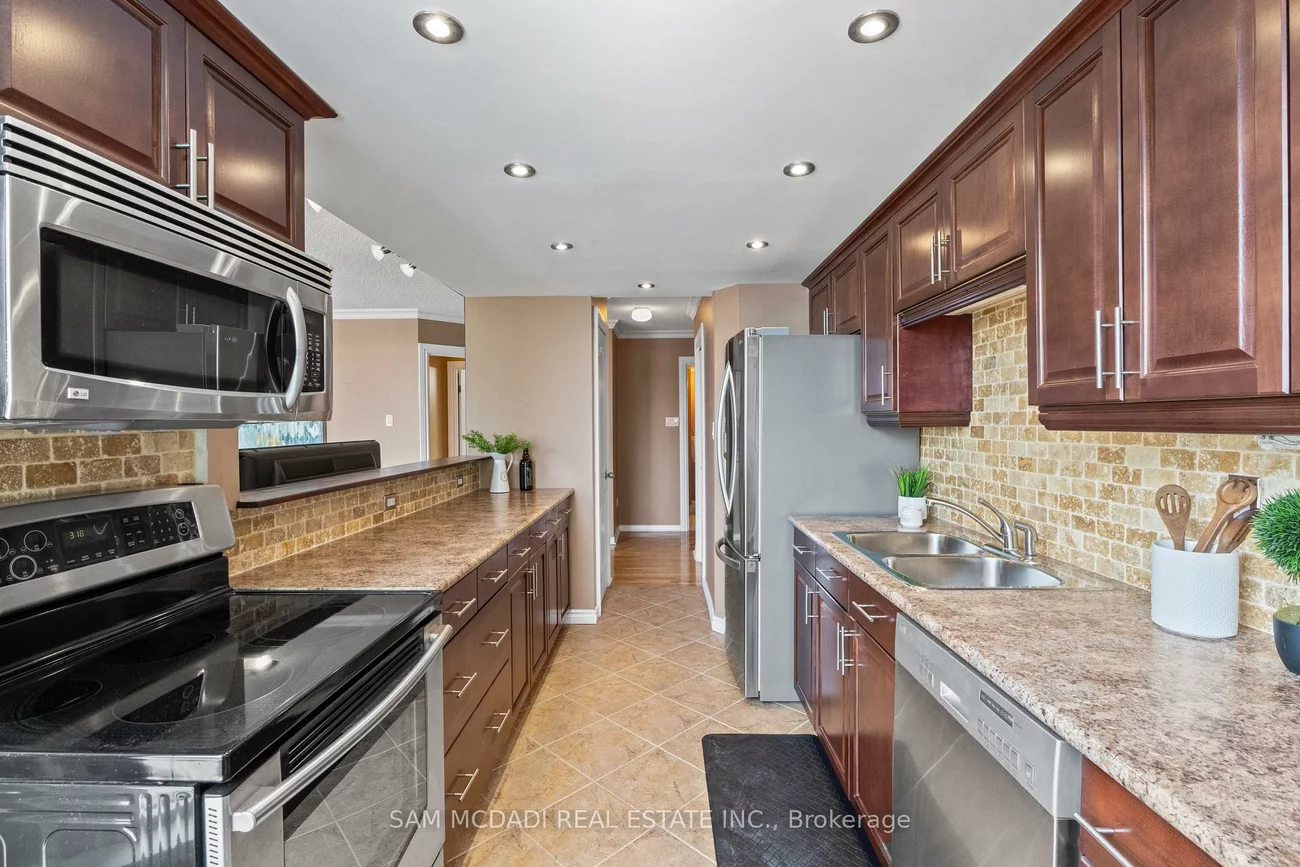 75, King, Cooksville, Mississauga