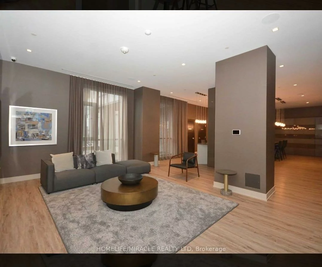 8, Nahani, Hurontario, Mississauga