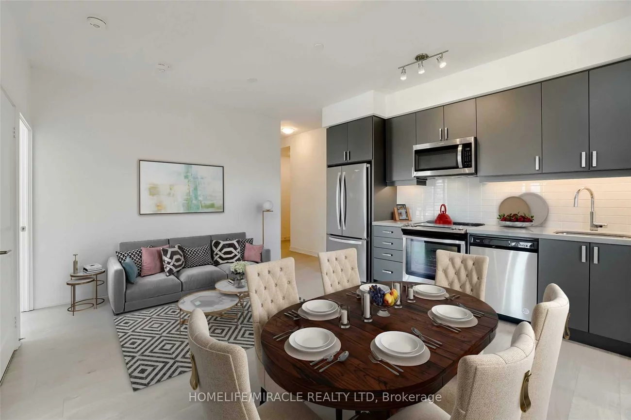 8, Nahani, Hurontario, Mississauga