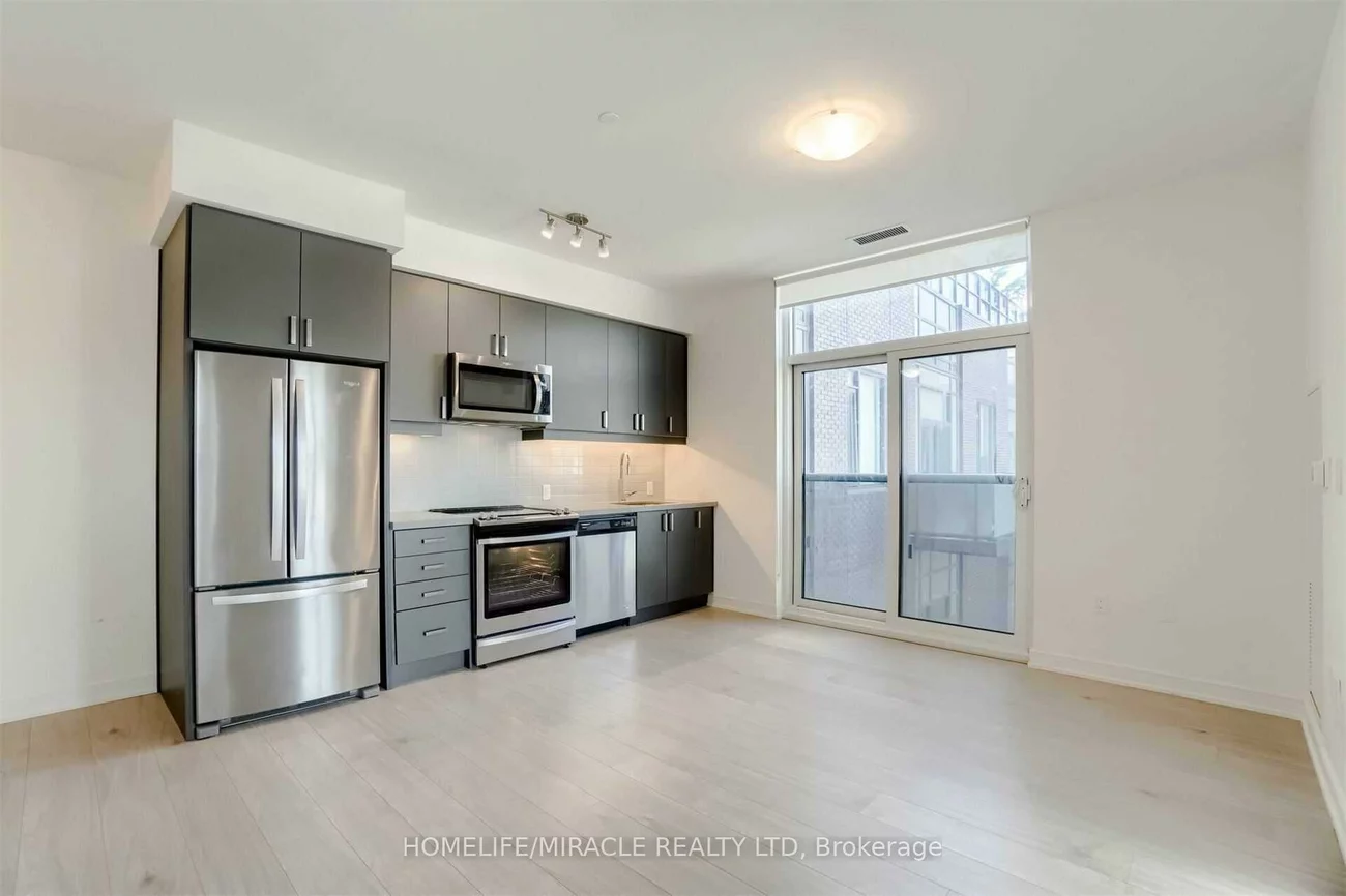 8, Nahani, Hurontario, Mississauga