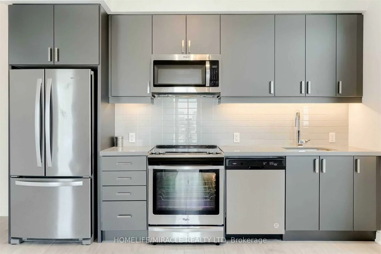 8, Nahani, Hurontario, Mississauga