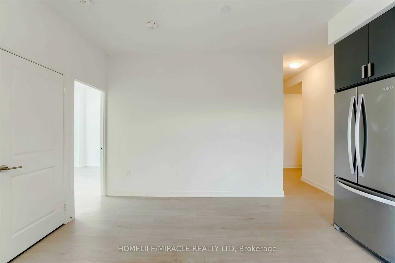 8, Nahani, Hurontario, Mississauga