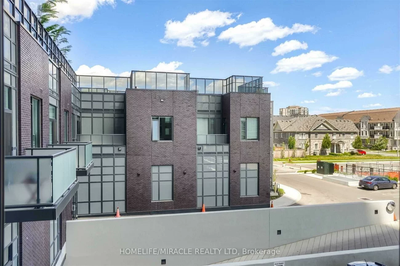 8, Nahani, Hurontario, Mississauga