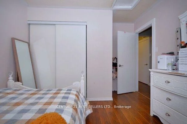 107, Bristol, Hurontario, Mississauga