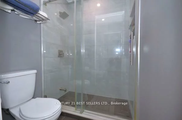 107, Bristol, Hurontario, Mississauga