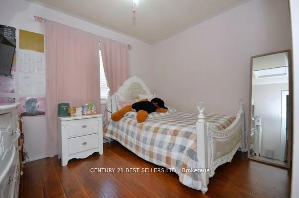 107, Bristol, Hurontario, Mississauga