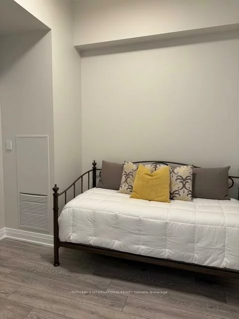 21, Park, Port Credit, Mississauga