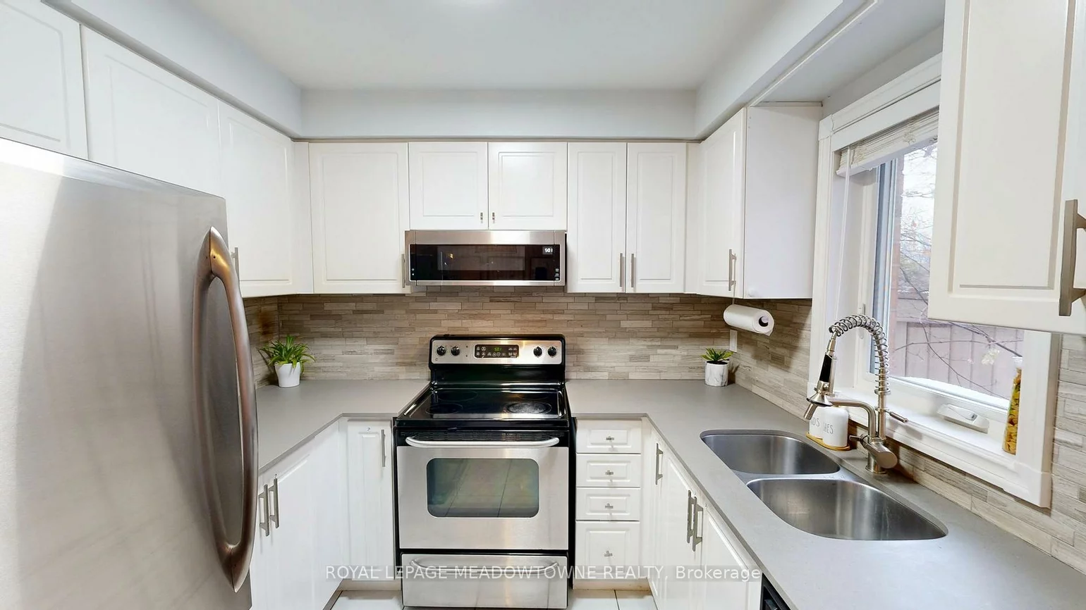 1591, South Parade, East Credit, Mississauga