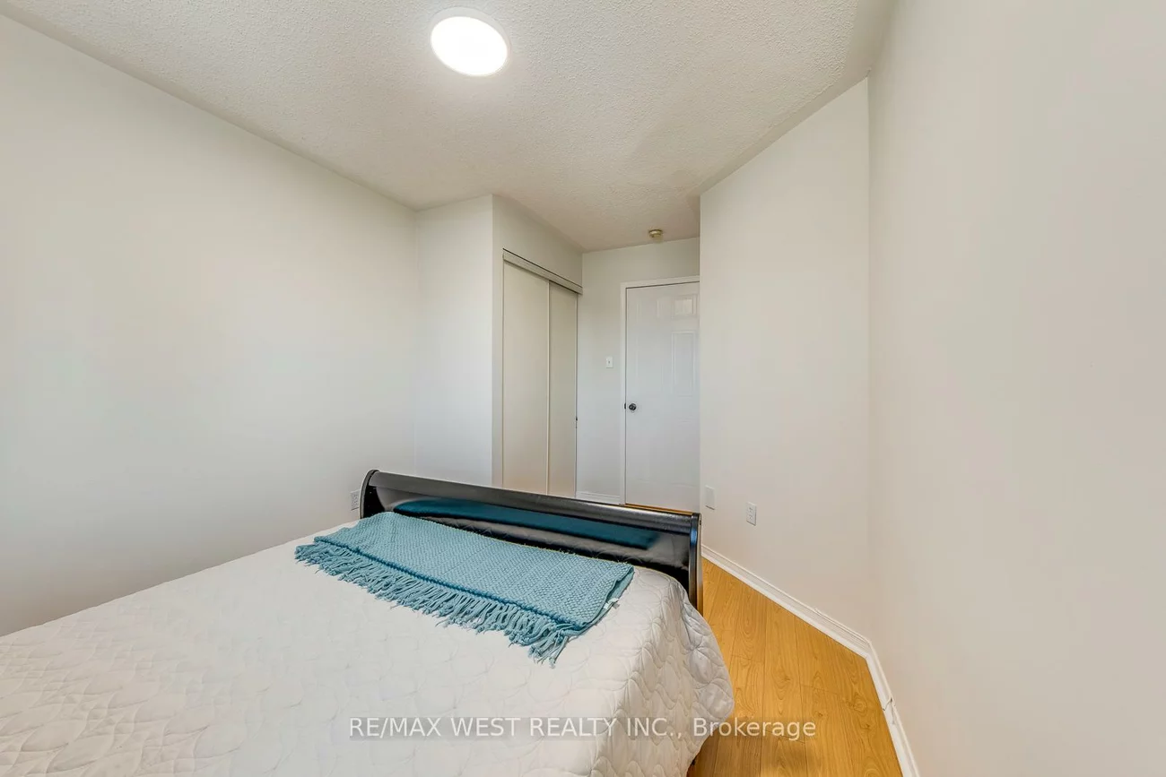 99, Bristol, Hurontario, Mississauga