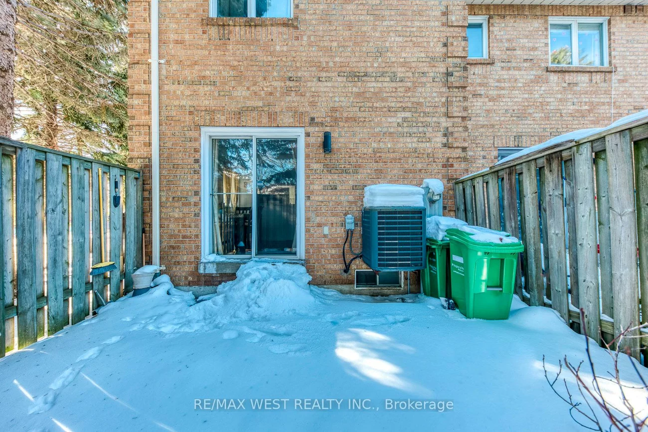 99, Bristol, Hurontario, Mississauga