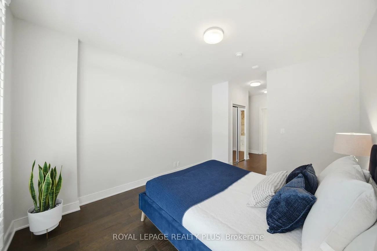 1575, Lakeshore, Clarkson, Mississauga