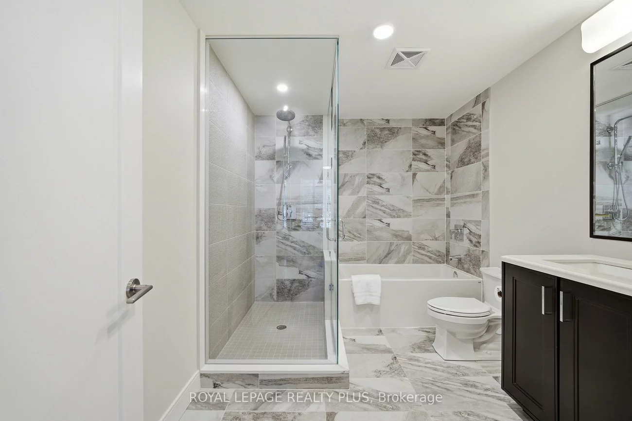 1575, Lakeshore, Clarkson, Mississauga