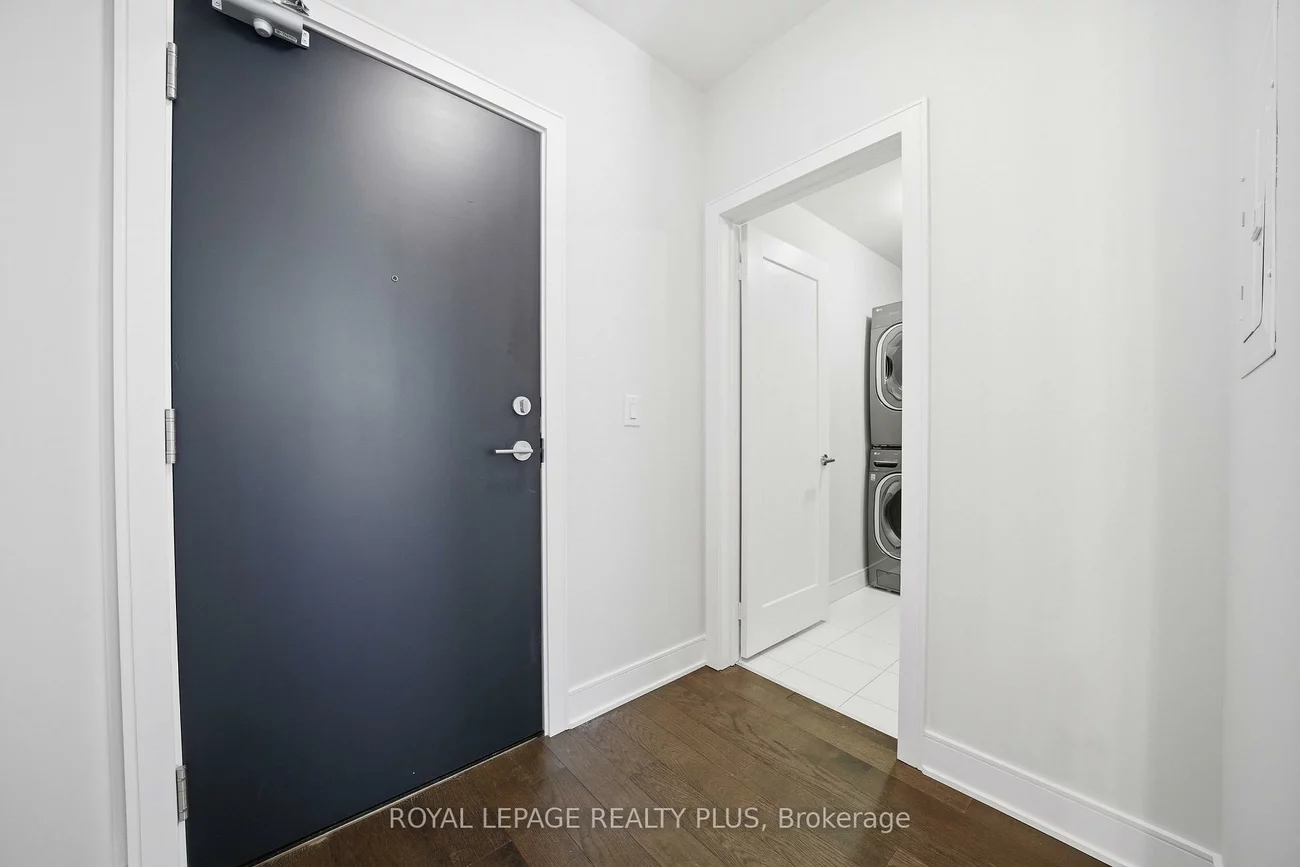 1575, Lakeshore, Clarkson, Mississauga