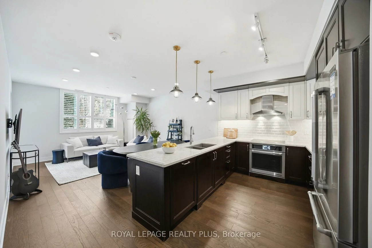 1575, Lakeshore, Clarkson, Mississauga