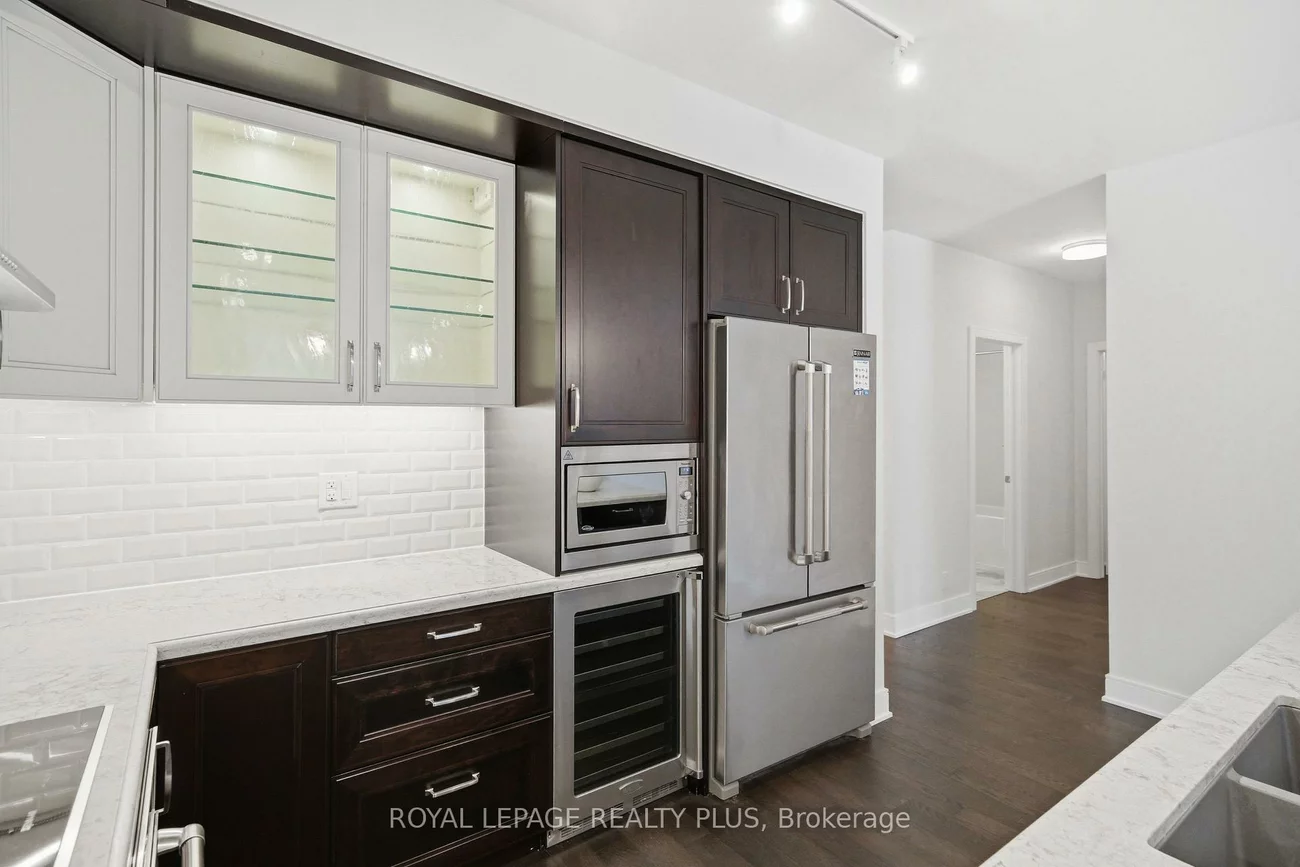 1575, Lakeshore, Clarkson, Mississauga