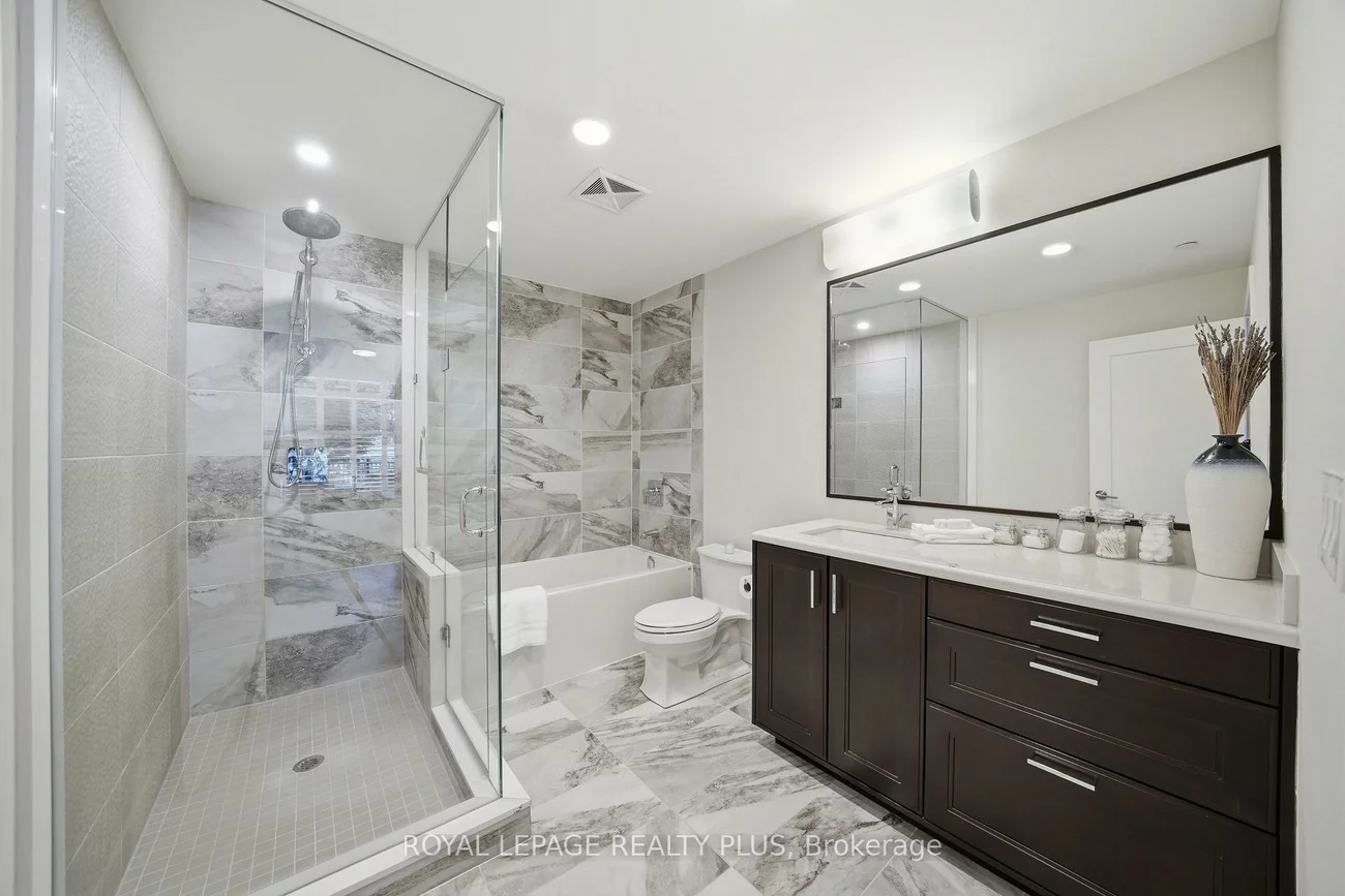 1575, Lakeshore, Clarkson, Mississauga