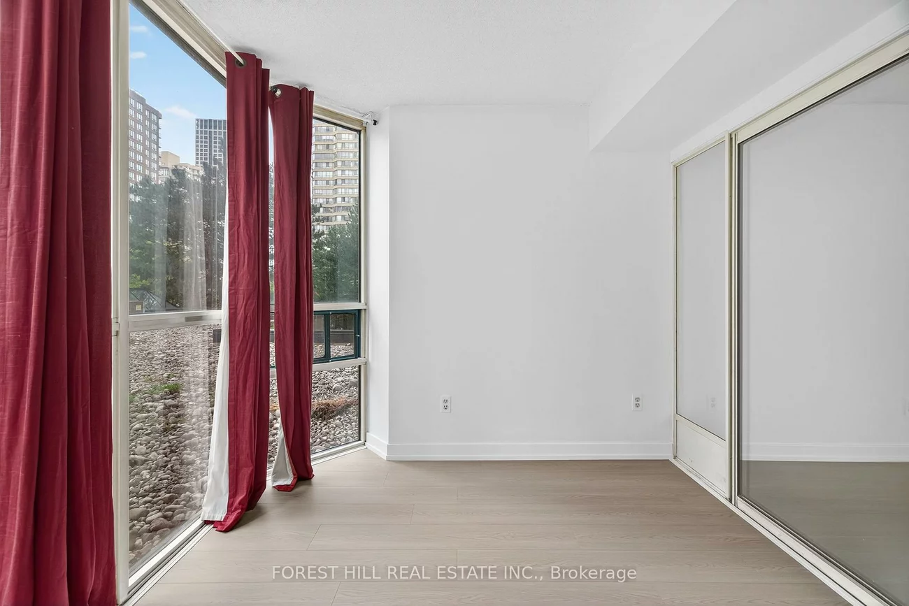 285, Enfield, City Centre, Mississauga