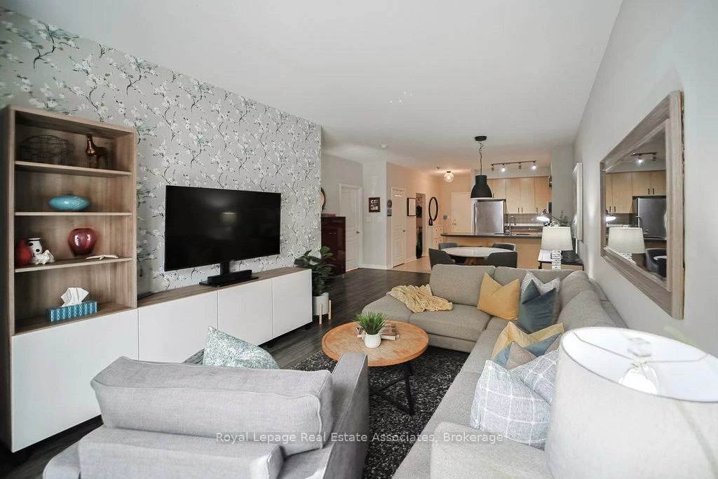 80, Port, Port Credit, Mississauga