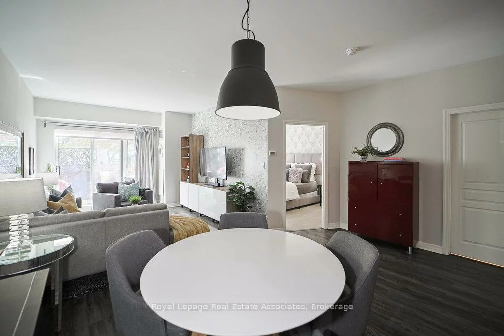 80, Port, Port Credit, Mississauga