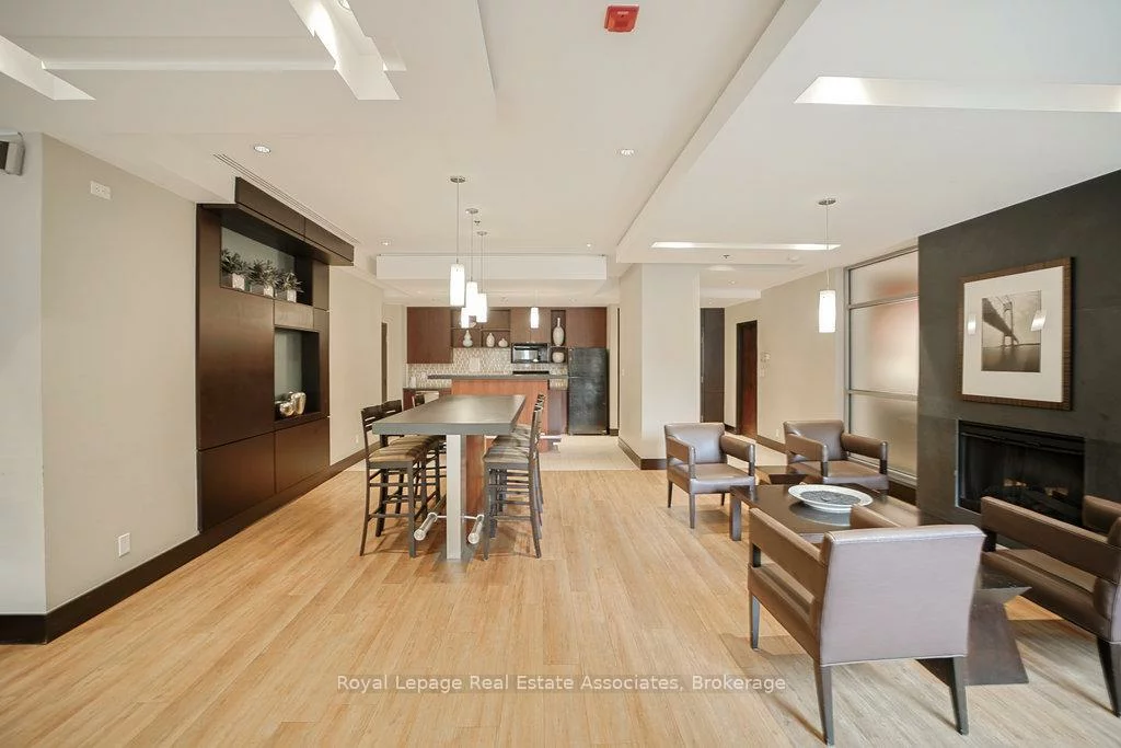 80, Port, Port Credit, Mississauga