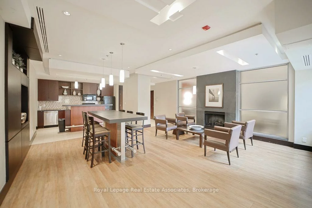 80, Port, Port Credit, Mississauga