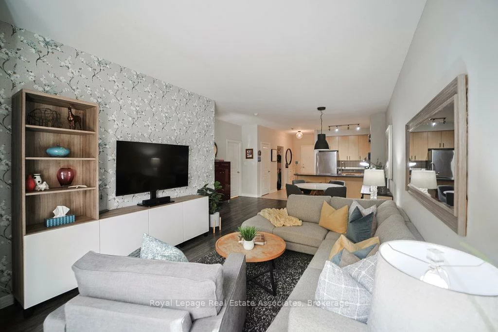 80, Port, Port Credit, Mississauga