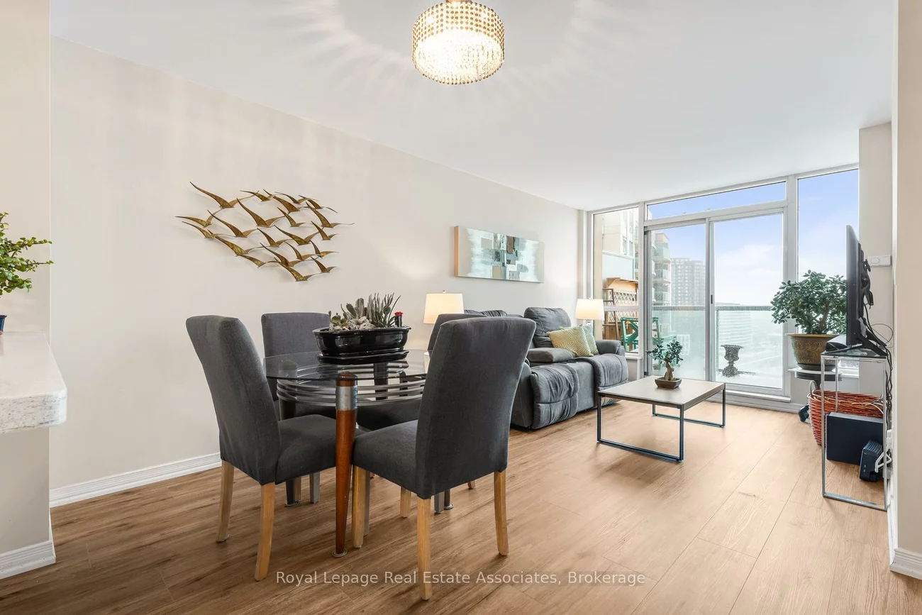 2565, Erin Centre, Central Erin Mills, Mississauga