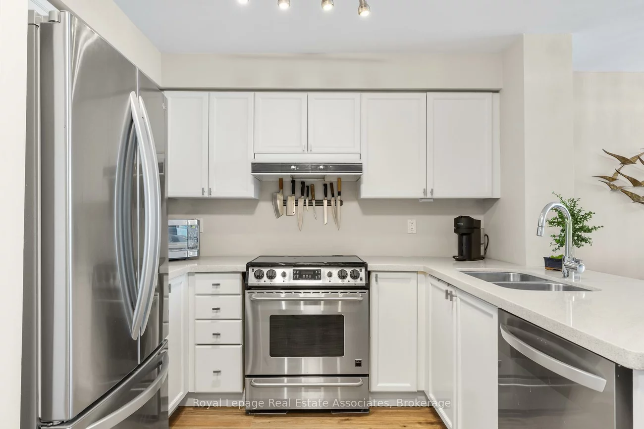 2565, Erin Centre, Central Erin Mills, Mississauga