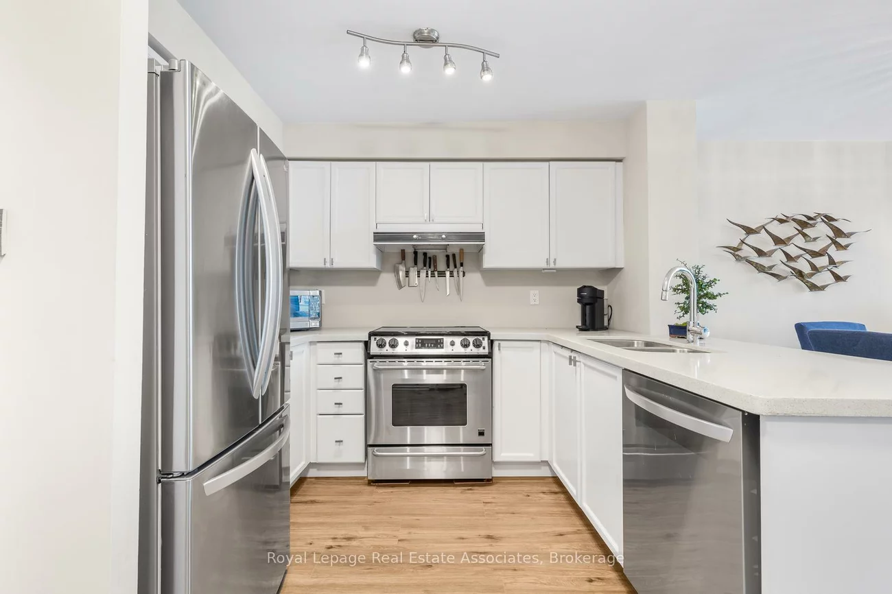 2565, Erin Centre, Central Erin Mills, Mississauga