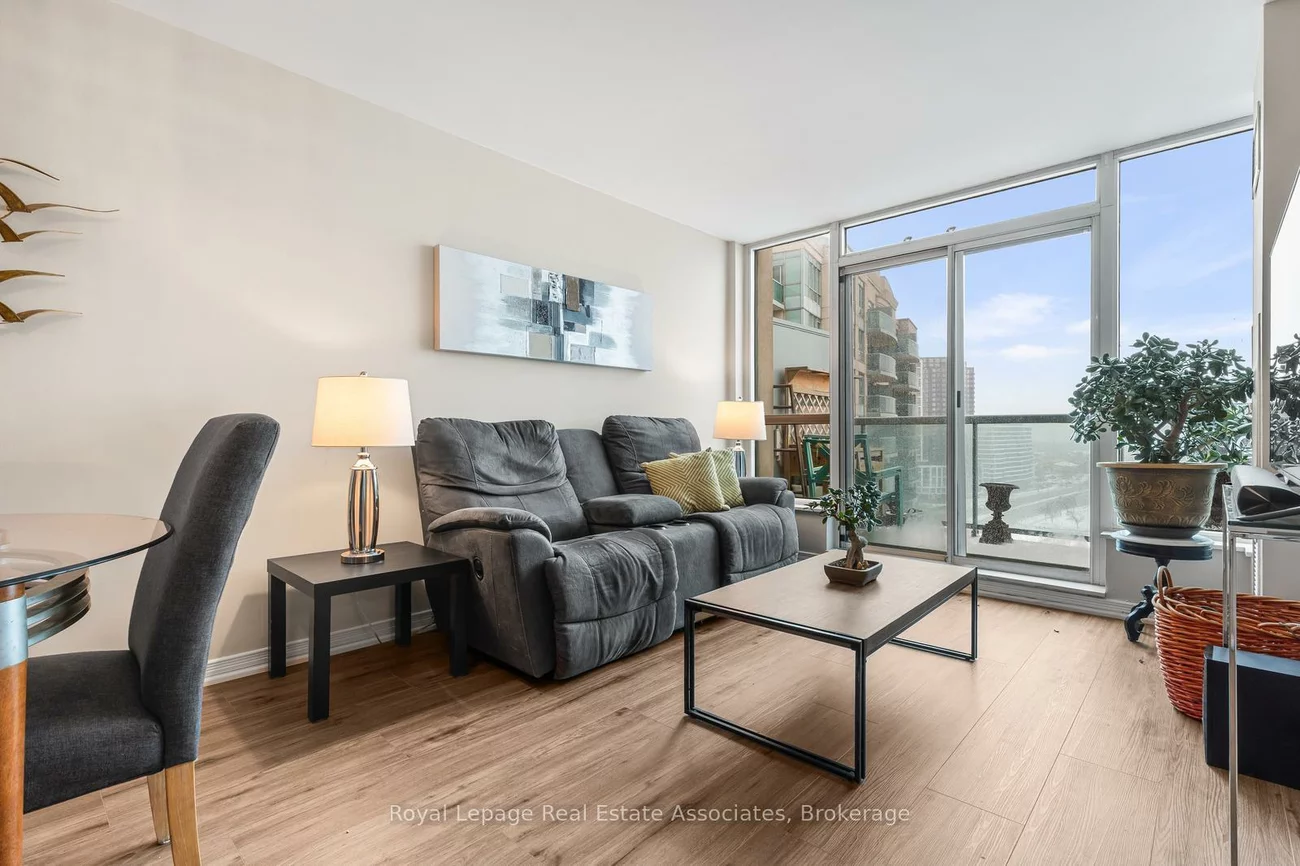 2565, Erin Centre, Central Erin Mills, Mississauga