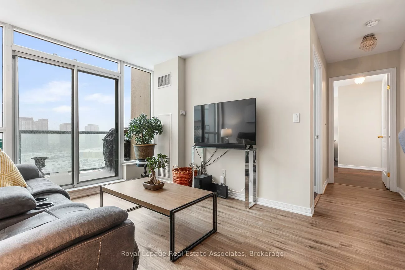 2565, Erin Centre, Central Erin Mills, Mississauga