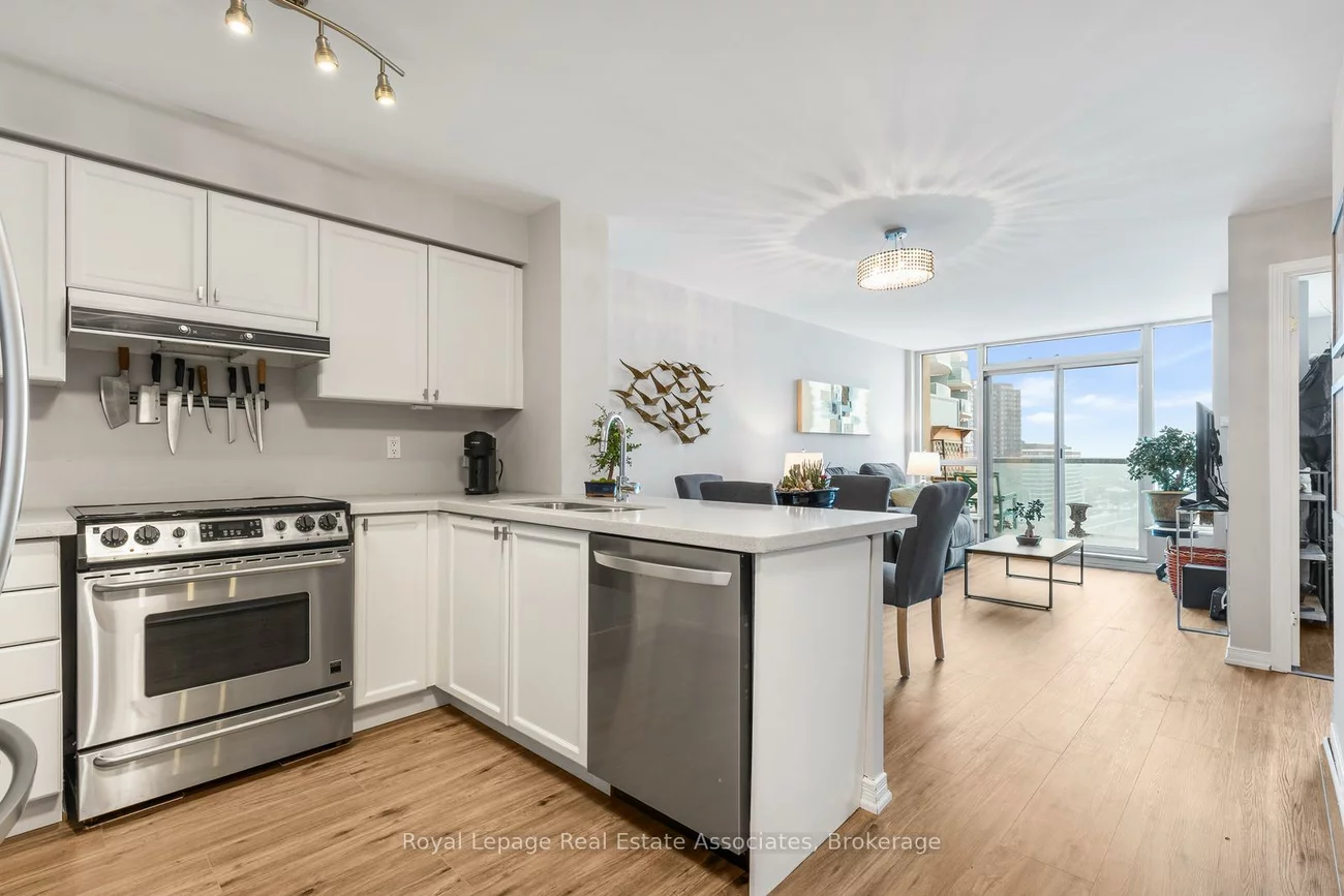 2565, Erin Centre, Central Erin Mills, Mississauga