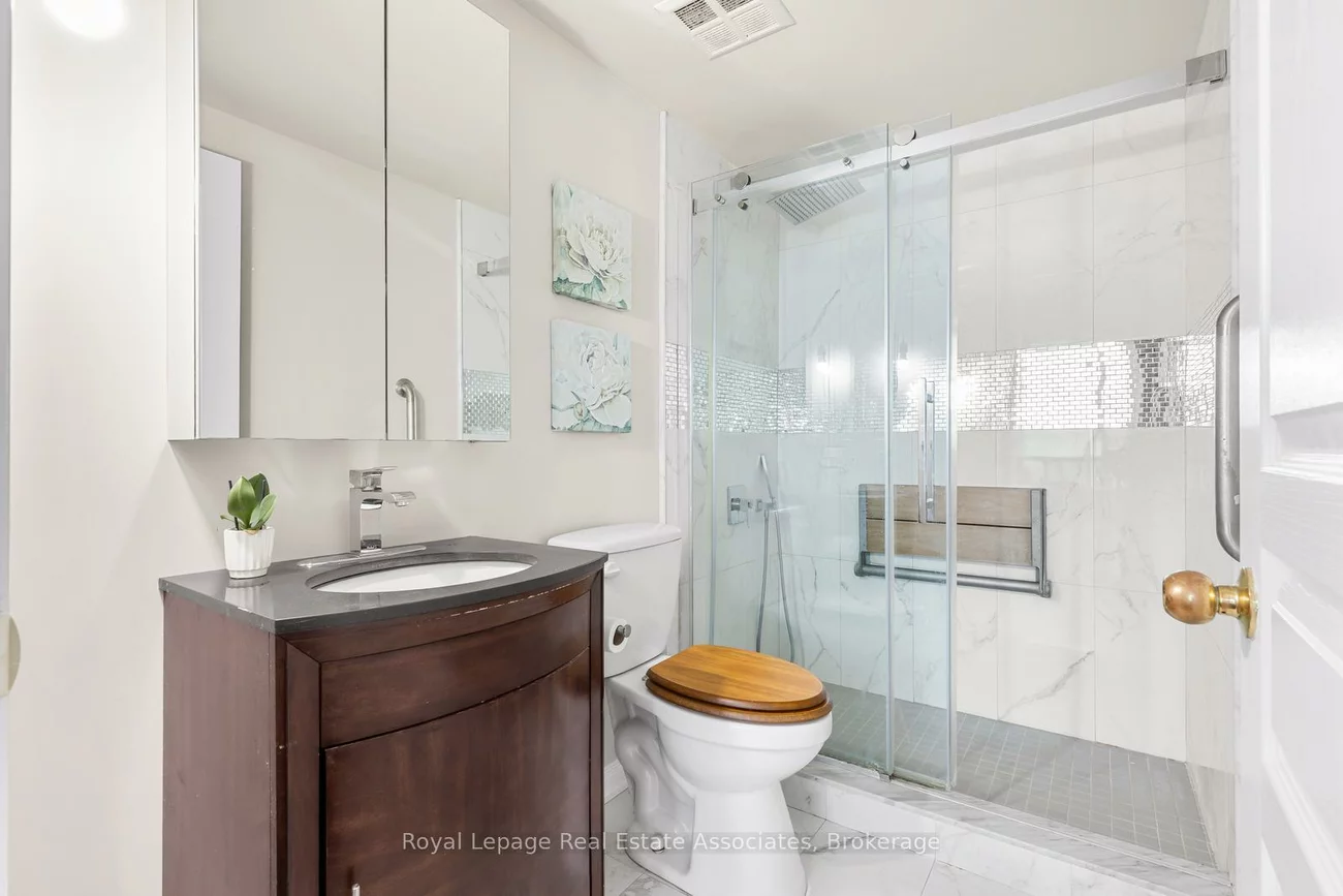 2565, Erin Centre, Central Erin Mills, Mississauga