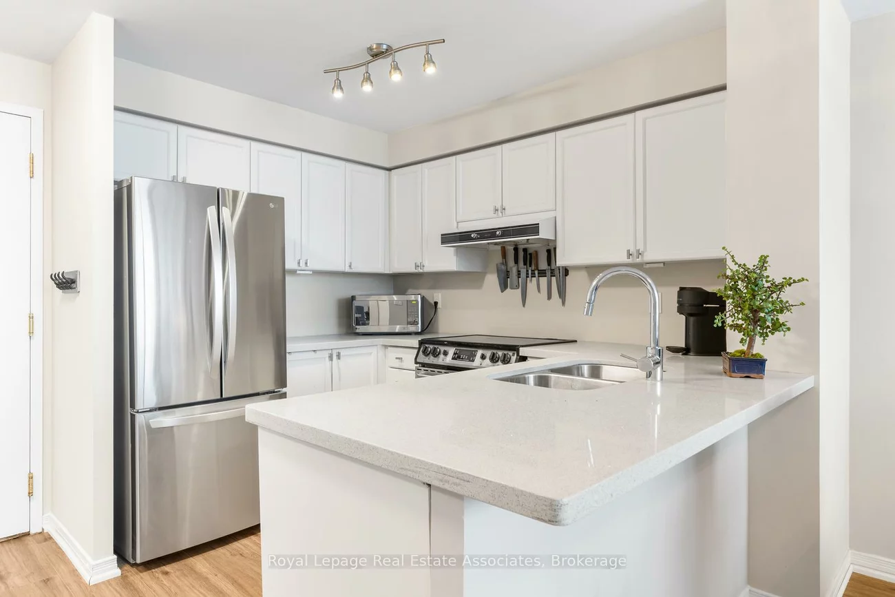 2565, Erin Centre, Central Erin Mills, Mississauga