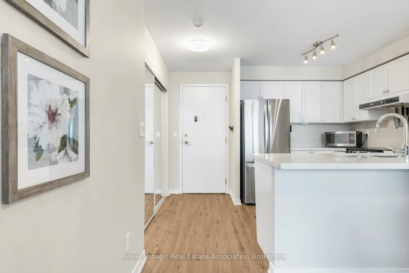 2565, Erin Centre, Central Erin Mills, Mississauga