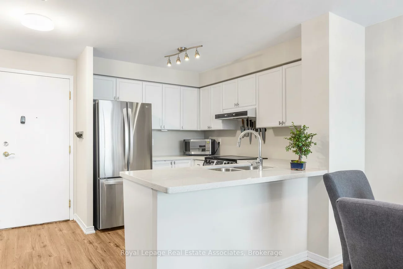 2565, Erin Centre, Central Erin Mills, Mississauga